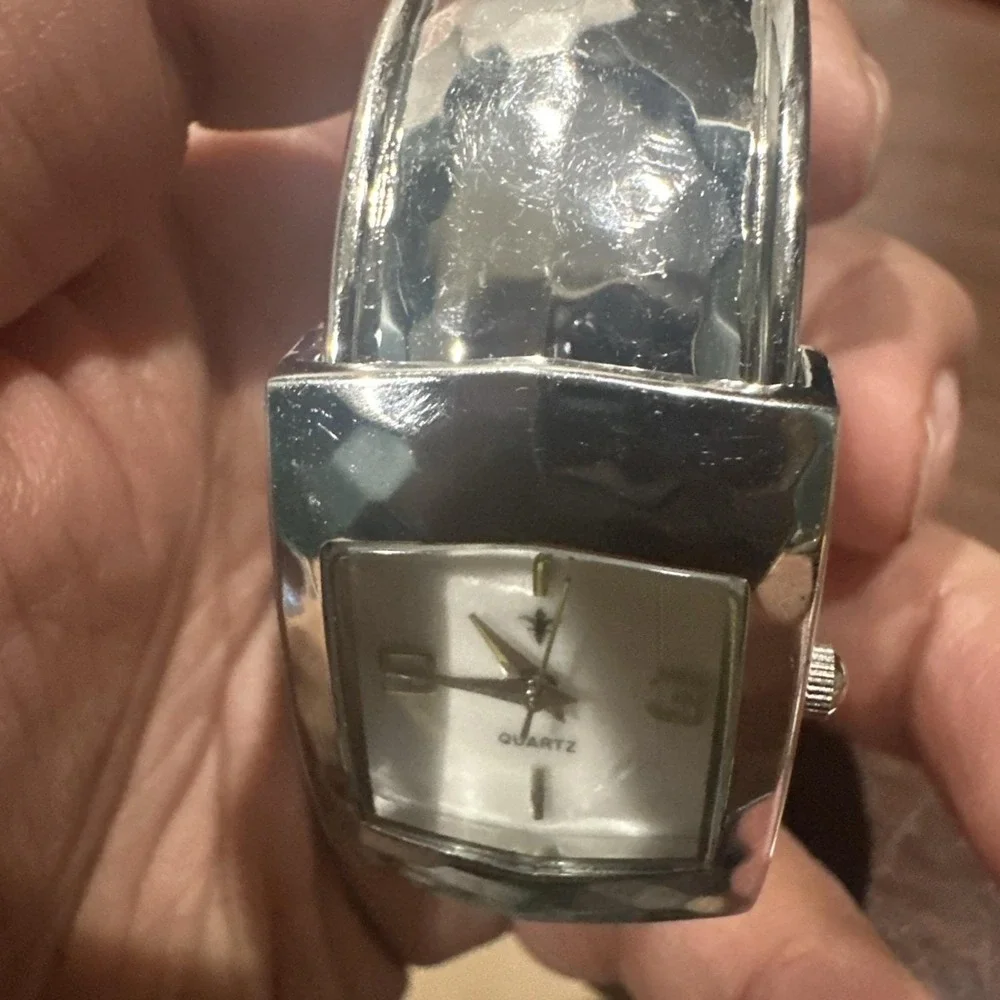 Working Silvertone 23mm Square Ladies Dainty Cuff Bracelet Quartz Watch Fit‎ 6in